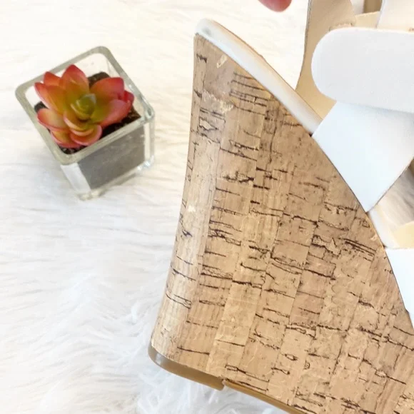 Chinese Laundry | White Leather Platform Wedge Strap Sandals heels women’s 7 - Picture 7 of 7